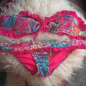 ✨Victoria’s Secret Pink Ruffled Bikini💕
